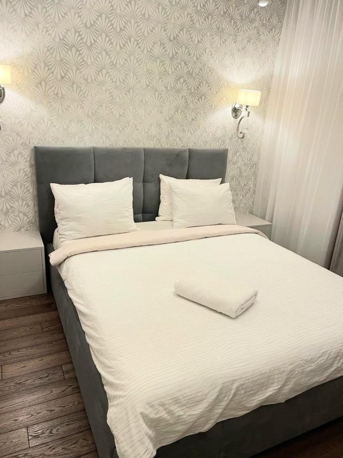 1 Room 60M2 Center Of Obolon Near River Side. 11 Floor Kiev Esterno foto